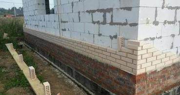 泡沫磚 傳統(tǒng)紅磚的綠色替代品，能否重塑農(nóng)村建房新格局？